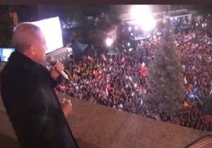 Cumhurbakan Erdoan dan  balkon konumasnda semene teekkr